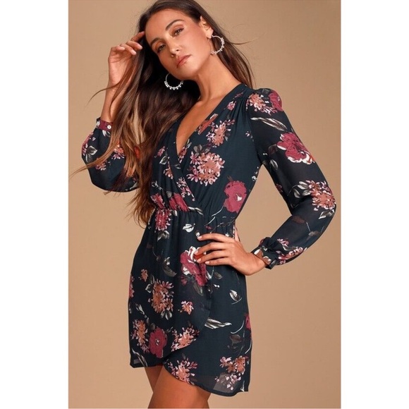 Lulu’s XS Navy Floral Dress - Picture 2 of 8